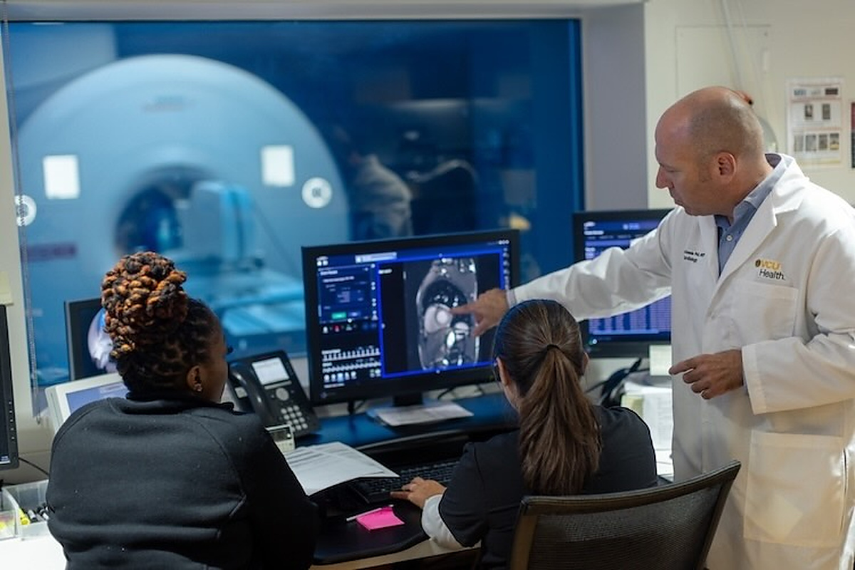 cardio and phc doctor discuss MRI scans